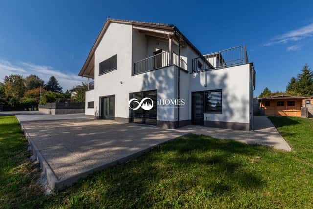Na prodej výjimečný rodinný dům 6+kk 340m2 se zahradou 1130m2 Kunice u Prahy, Do Žlábek, Kunice, okres Praha-východ