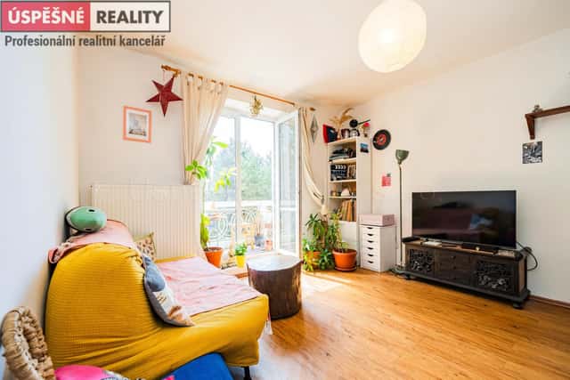 prodej bytu 2+1 s balkonem a nebytovým prostorem 54 m2, 9. května, Mníšek pod Brdy, okres Praha-západ