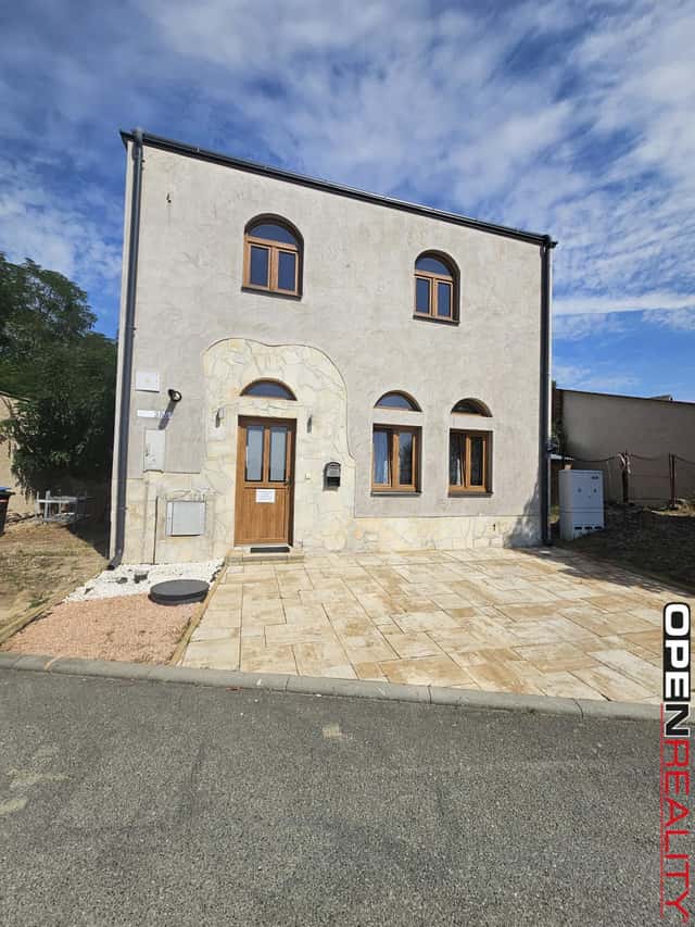 Prodej stylového domu s vinným sklepem a obytným podkrovím 4+kk v Olbramovicích, Olbramovice, okres Znojmo