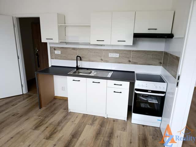 Nabízíme pronájem bytové jednotky 2+1 s lodžií, OV, V Sídlišti 390, Děčín, po celkové rekonstrukci, V Sídlišti, Děčín – Děčín XXXII-Boletice nad Labem
