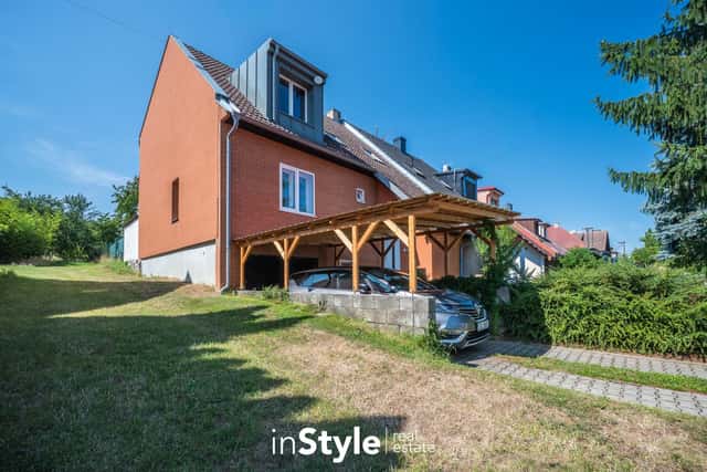Prodej udržovaného řadového domu 4+kk s pozemkem 1082 m2, Tupesy, okres Uherské Hradiště