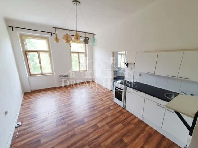 Pronájem bytu 2+kk, 40m2, Praha 2 - Nusle (Vyšehrad), nezařízený, Lumírova, Praha 2 – Nusle