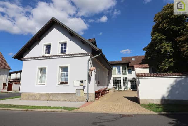 Penzion se zahradou a dvorem, 1328 m2, Roudnická, Vědomice, okres Litoměřice