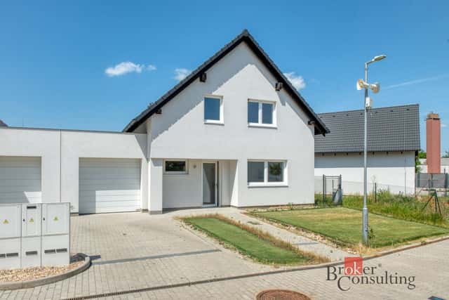 Hotový nový dům za cenu pražského bytu. 4+kk, 127 m, vlastní zahrada, garáž, tepelné čerpadlo a žádn, Švehlova, Chotětov, okres Mladá Boleslav