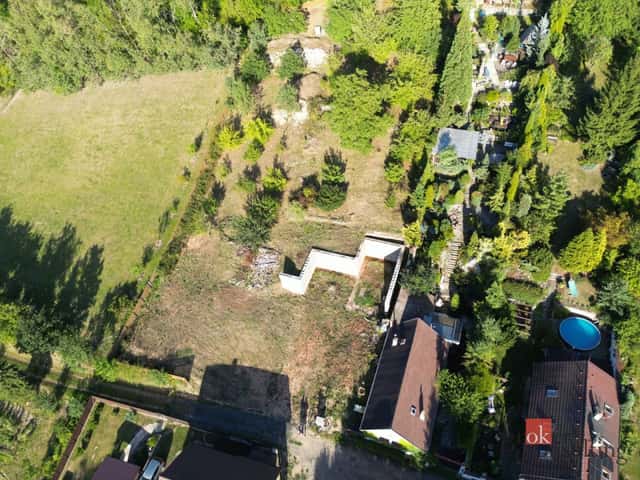 Stavební pozemek s výhledy a ovocným sadem, Ročov, okres Louny