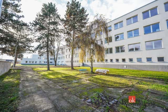 Nebytové prostory na obchodní činnost a nerušící výrobu u Litoměřic, Mlékojedy, okres Litoměřice