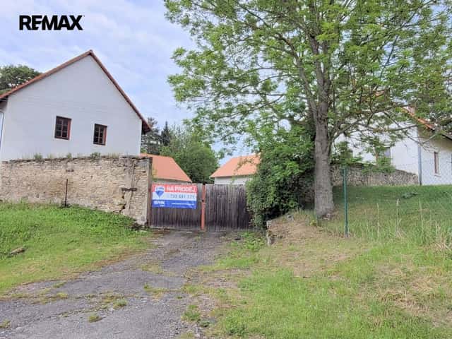 Vhodná investiční příležitost prodej bývalé zemědělské usedlosti vhodné pro různé záměry., Sedlec-Prčice – Uhřice, okres Příbram