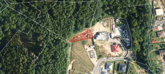Pozemek 584 m² v klidné lokalitě u Chebu, Pomezí nad Ohří Dolní Hraničná, Pomezí nad Ohří – Hraničná, okres Cheb