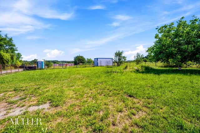 Stavební pozemek, ul. Ve Drahách, Holice, Ve Drahách, Holice – Staré Holice, okres Pardubice