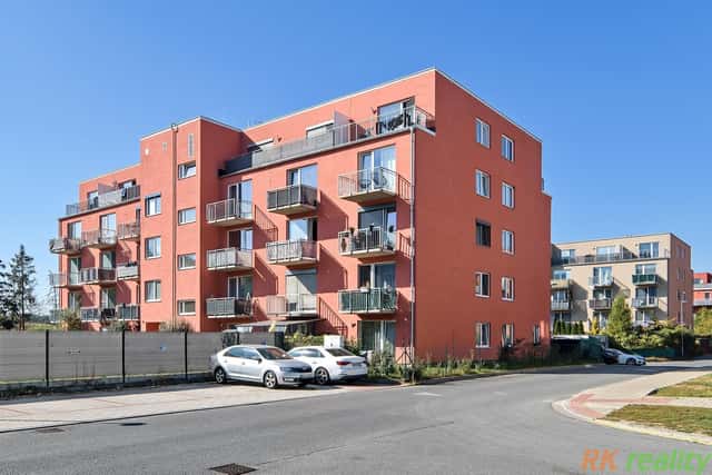PRONAJATO-Pronájem Hostivice ul Pšeničná 1kk /B/Garáž 33 m2, Pšeničná, Hostivice, okres Praha-západ