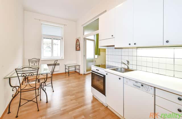 **Pronájem bytu 1+1, 33 m² Praha 2, Vyšehrad, kousek od Náplavky**, Neklanova, Praha 2 – Vyšehrad