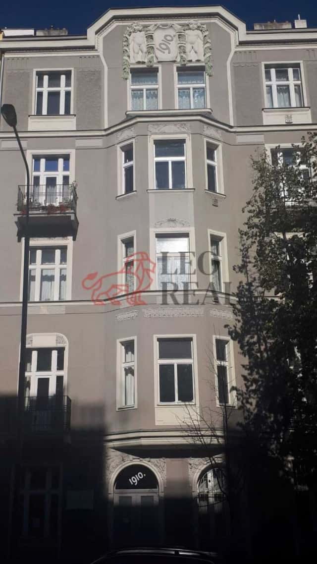 Pronájem kanceláře o velikosti 150 m2, 28. pluku, Praha 10 – Vršovice