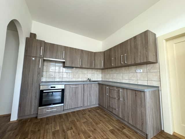 Podnájem bytu 3+1 80 m2, ul. Nádražní 561/100, Moravská Ostrava a Přívoz Podnájem bytu 3+1 80 m2,, Nádražní, Ostrava – Moravská Ostrava, okres Ostrava-město