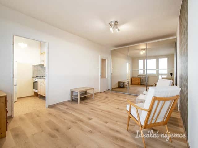 Pronájem bytu 1+1 s lodžií, Bramboříková, Záběhlice, 17 000 Kč/měs, 32 m2, Bramboříková, Praha 10 – Záběhlice