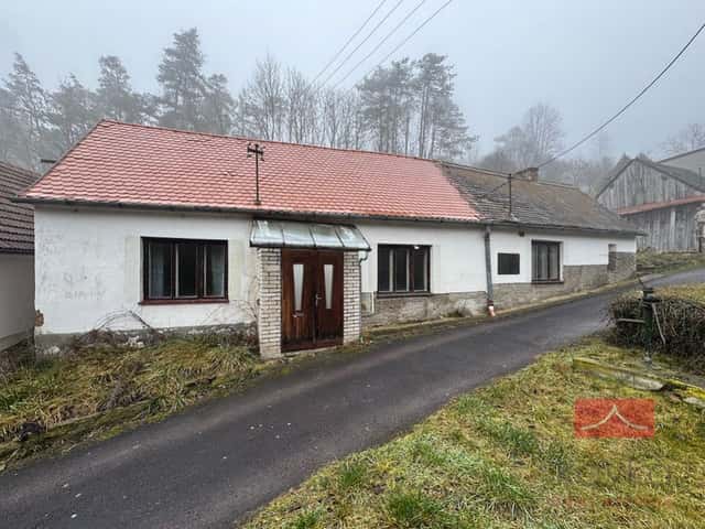 Prodej rodinného domu k rekonstrukci, 76 m, na pozemku 543 m, Vysočany, okr. Znojmo, Vysočany, okres Znojmo
