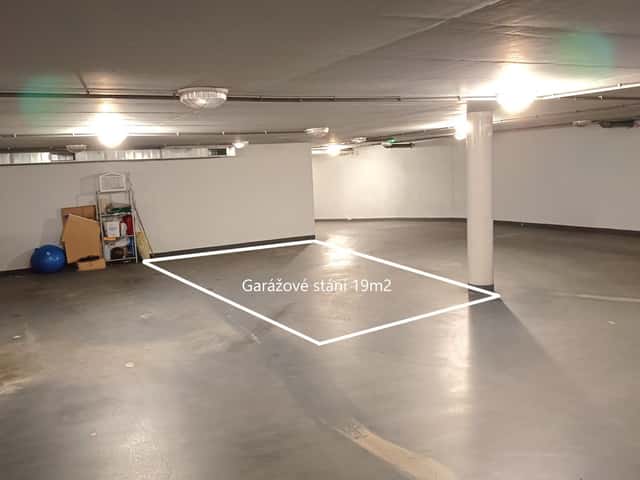 Pronájem garážového stání, 19m2, Zlín, ulice Podlesí, Podlesí II, Zlín