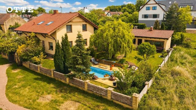 Rodinný dům s bazénem i saunou, Tymákov u Plzně, Tymákov, okres Plzeň-město