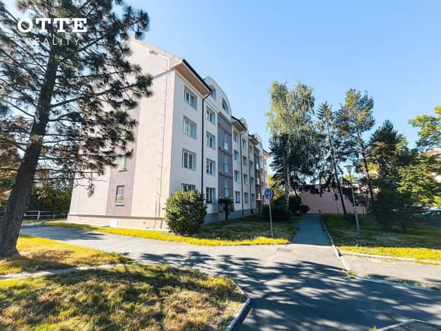 Prodej mezonetového bytu 3+1 na klidném místě v docházkové vzdálenosti od parku i MHD v Plzni Doubra, Lesní, Plzeň – Doubravka, okres Plzeň-město