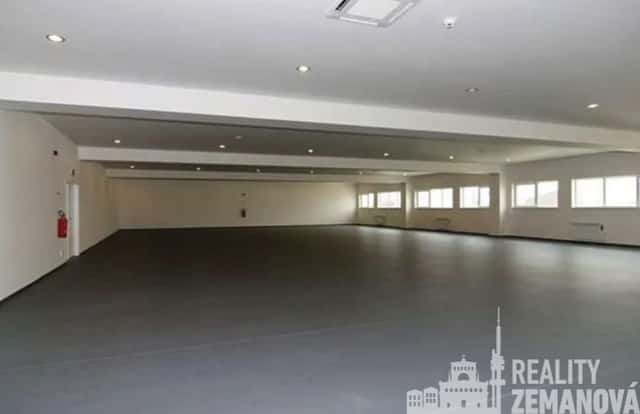 Komerční prostor, 470 m, 3. NP, ( lze až 790 m2), Nupaky sklad, kanceláře či zázemí firmy, Komerční, Nupaky, okres Praha-východ