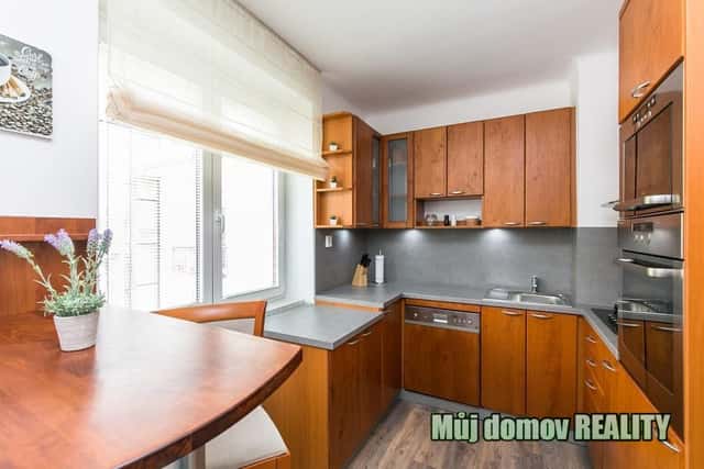 Pronájem luxusně zařízeného bytu 2+1 na Praze 6, Kladenská 541/36., Kladenská, Praha 6 – Vokovice