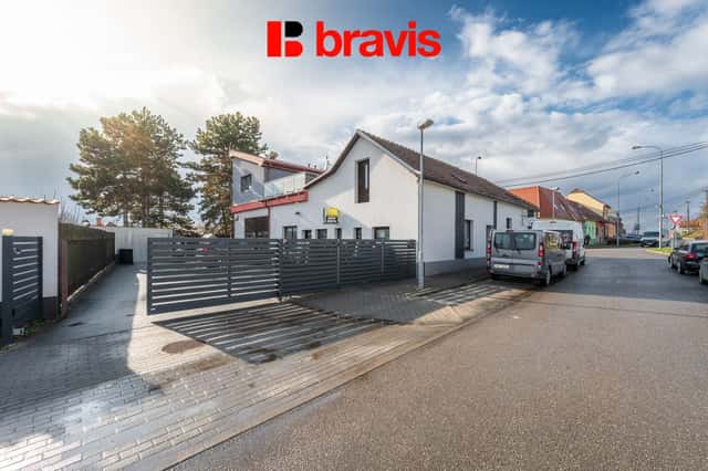 Prodej RD: bydlení spojeného s podnikáním, Brno - Holásky, byt 4+KK (140m2), dva obchodní prostory,, V aleji, Brno – Holásky, okres Brno-město