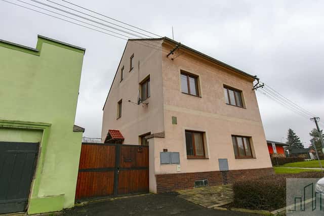 Prostorný dvougenerační rodinný dům v obci Lahošť, okres Teplice, Švermova, Lahošť, okres Teplice