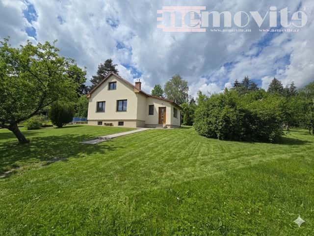 Prodej chalupu a vedlejší stavbu na pozemku 1 856 m, Svinaře - Lhotka, Třebaňská, Svinaře – Lhotka, okres Beroun