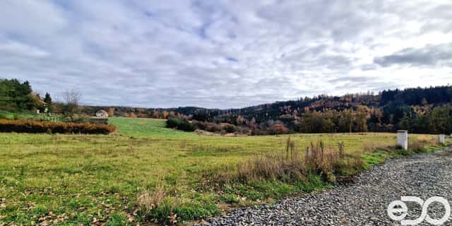 Prodej stavebního pozemku 802 m ikonické Posázaví, 35 min od Prahy, Rataje nad Sázavou, okres Kutná Hora