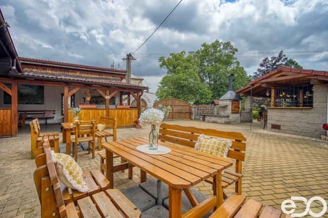 Stylová restaurace s letním barem a bydlením v Hradešíně, Hradešín, okres Kolín