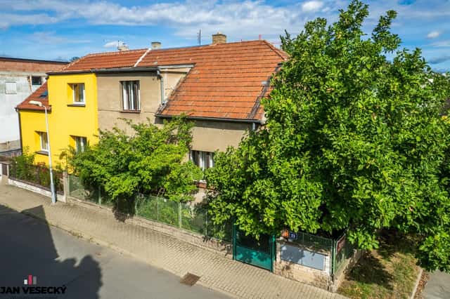 Prodej rodinného domu k rekonstrukci, 157 m2, pozemek 390 m2, ulice Na bahnech 616/23, P9 - Čakovice, Na bahnech, Praha 9 – Čakovice