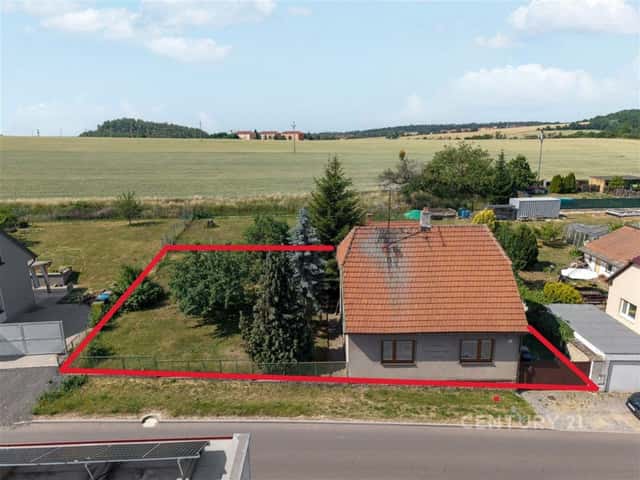 Prodej stavebního pozemku se stávajícím domem v Babicích u Rosic, 724m2, Babice u Rosic, okres Brno-venkov