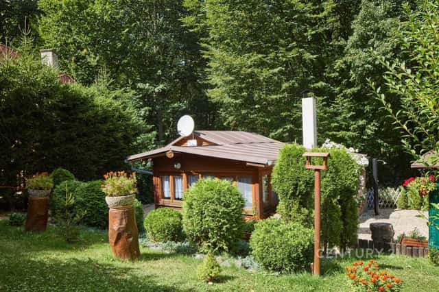 Prodej kouzelné chaty 2+kk s terasou a rozlehlou zahradou na pozemku 563 m v Lančově - Stříbrná záto, Lančov, okres Znojmo
