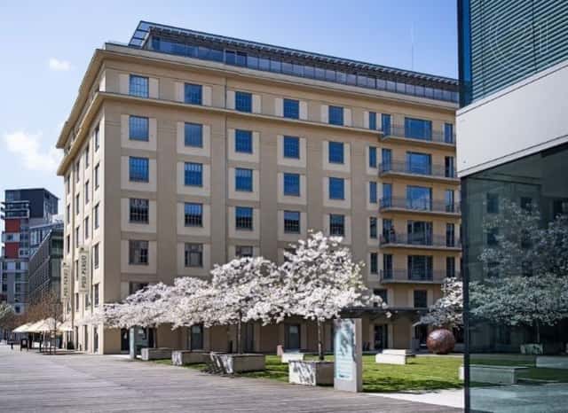 Pronájem kanceláře, 440 m kancelářských prostor v krasném administrativním komplexu v srdci HOLEŠOVI, Jankovcova, Praha 7 – Holešovice