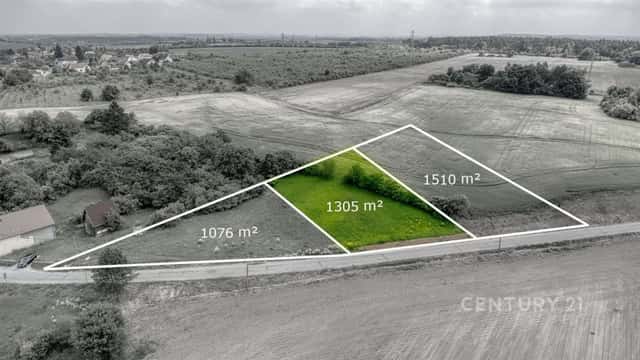 Prodej stavebního pozemku 1305 m v obci Chrást u Poříčan, Chrást, okres Nymburk
