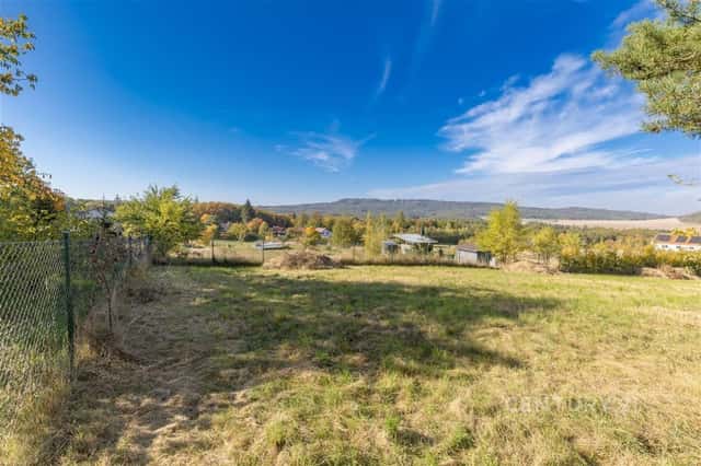Prodej stavebního pozemku Svatá u Berouna, 1708 m2, Svatá, okres Beroun