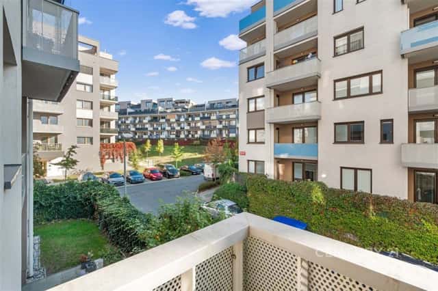 Moderní 2+kk v novostavbě na pronájem. Balkón, XL garážové stání. Blízko metra a přírody. Částečně z, Saarinenova, Praha 9 – Hloubětín