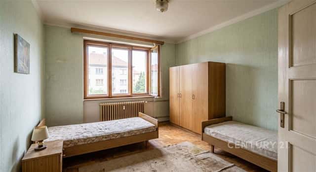 Nabízíme k prodeji útulný byt 2+1 v původním stavu před rekonstrukcí, Volyňská, Praha 10 – Vršovice