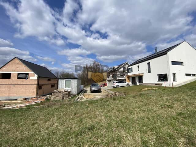 Prodej pozemek stavební, CP 916 m2, Zlín, místní část Lužkovice, Zlín – Lužkovice