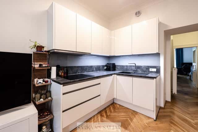 Prodej bytu 2+kk 41.4m2 plus zahrada, terasa, sklep 13.7m2 na ul.Šmeralova, Letná u Stromovky., Šmeralova, Praha 7 – Bubeneč