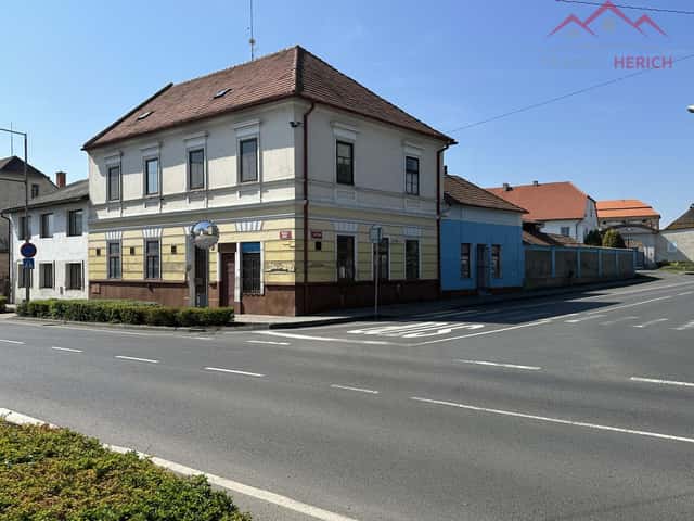 Prodej rohovoého domu - kombinace podnikání a bydlení ( 947 m2) Cítoliby u Loun, Skladatele Kopřivy, Cítoliby, okres Louny