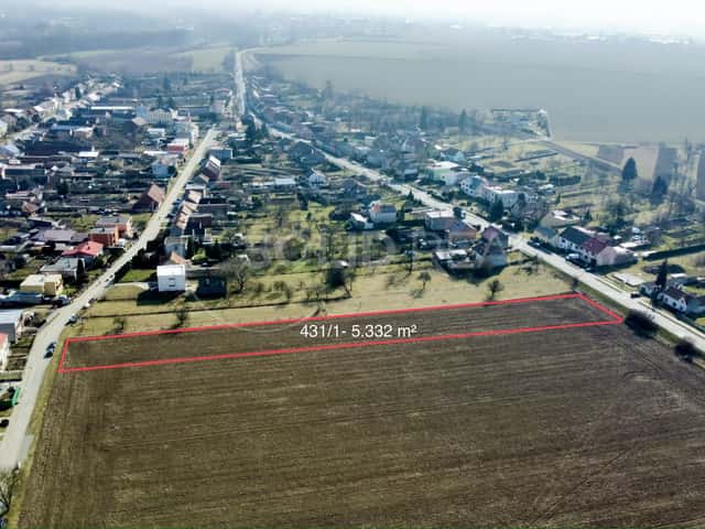 Exkluzivní stavební pozemek 5 332 m 2 stavební místa a absolutní soukromí, Uhřičice, Uhřičice, okres Přerov