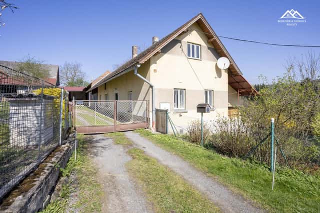 Prodej chalupy 3+kk, 1491 m2, Lány, Lány, okres Kladno