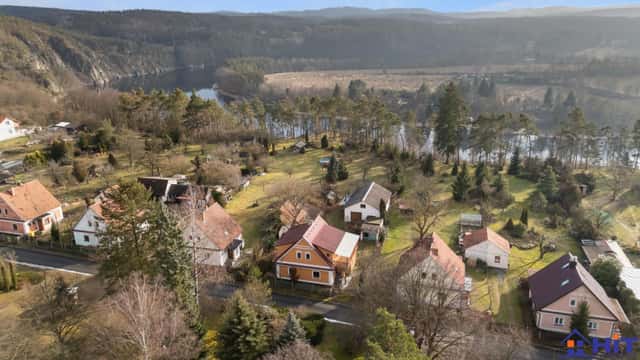 Rodinný dům s velkým pozemkem (1 705 m2) a výhledem na Vltavu, Dublovice – Zvírotice, okres Příbram