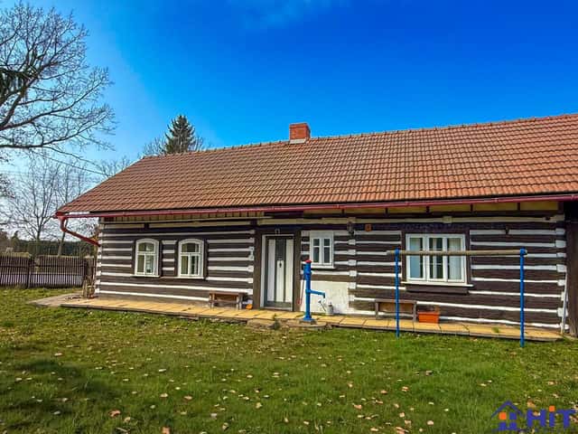 Pěkná roubenka, obec Nemyčeves, Nemyčeves, okres Jičín