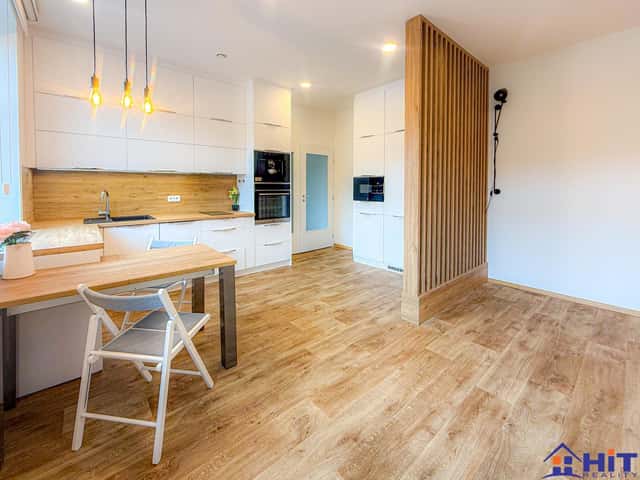 Velmi vkusně zařízený byt 2+kk s parkovacím stáním vhodný též jako apartmán, Podhorská, Jablonec nad Nisou