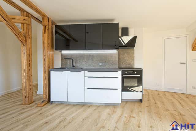 Útulný podkrovní byt 2+kk, ul. Anenské náměstí, Anenské náměstí, Jablonec nad Nisou