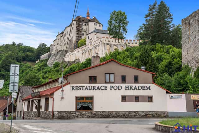 Prodej zavedené restaurace s možností ubytování pod hradem Český Šternberk, Český Šternberk, okres Benešov