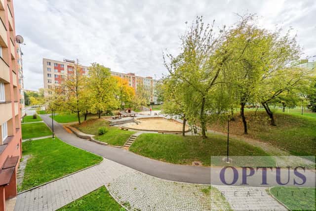 Ostrava Moravská Ostrava, Lechowiczova ul., zrekonstruovaný světlý byt 3 + 1, lodžie, sklep, 83 m2, Lechowiczova, Ostrava – Moravská Ostrava, okres Ostrava-město