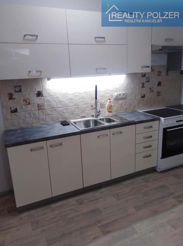 Pronájem cihlového bytu 2+kk, 40m2 Plumlov, Tyršovo náměstí, Plumlov, okres Prostějov