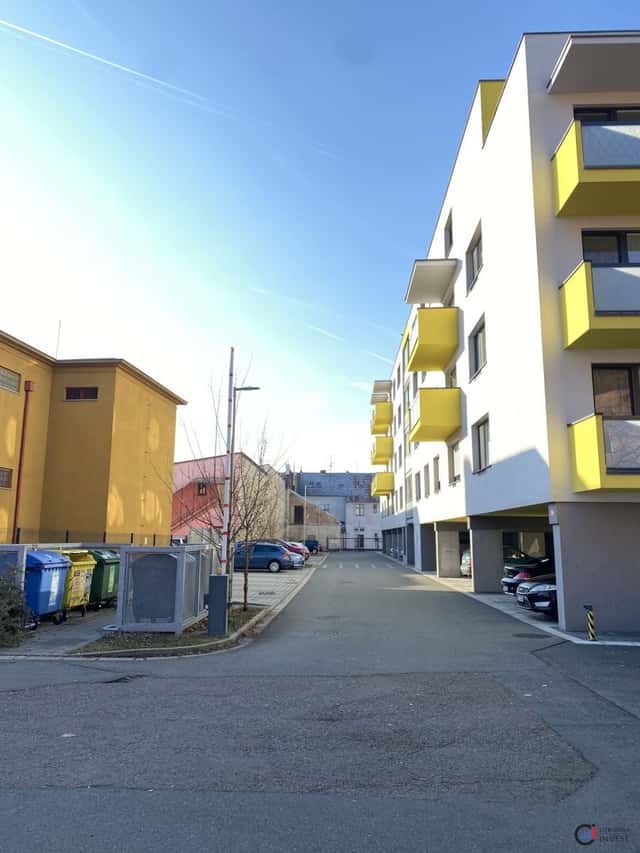 Pronájem parkovacího stání, Pardubice, Bratranců Veverkových, Pardubice – Zelené Předměstí
